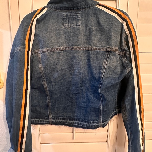 Forever 21 Cropped Jean Jacket with Stripe Design 💛 🖤 - Picture 2 of 2